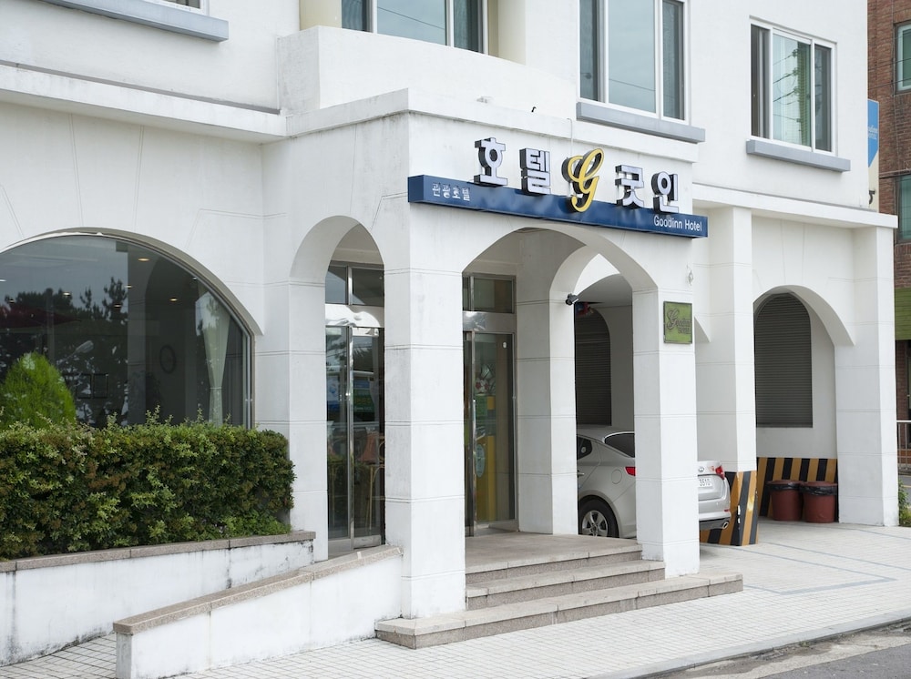 Good Inn Hotel 6/35