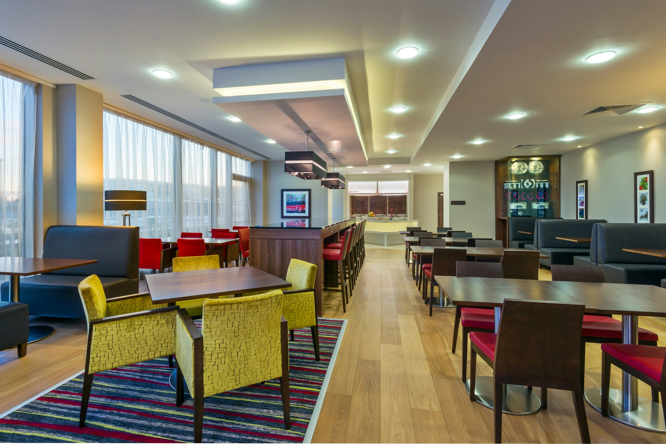 HAMPTON BY HILTON LONDON LUTON AIRPORT 32/50