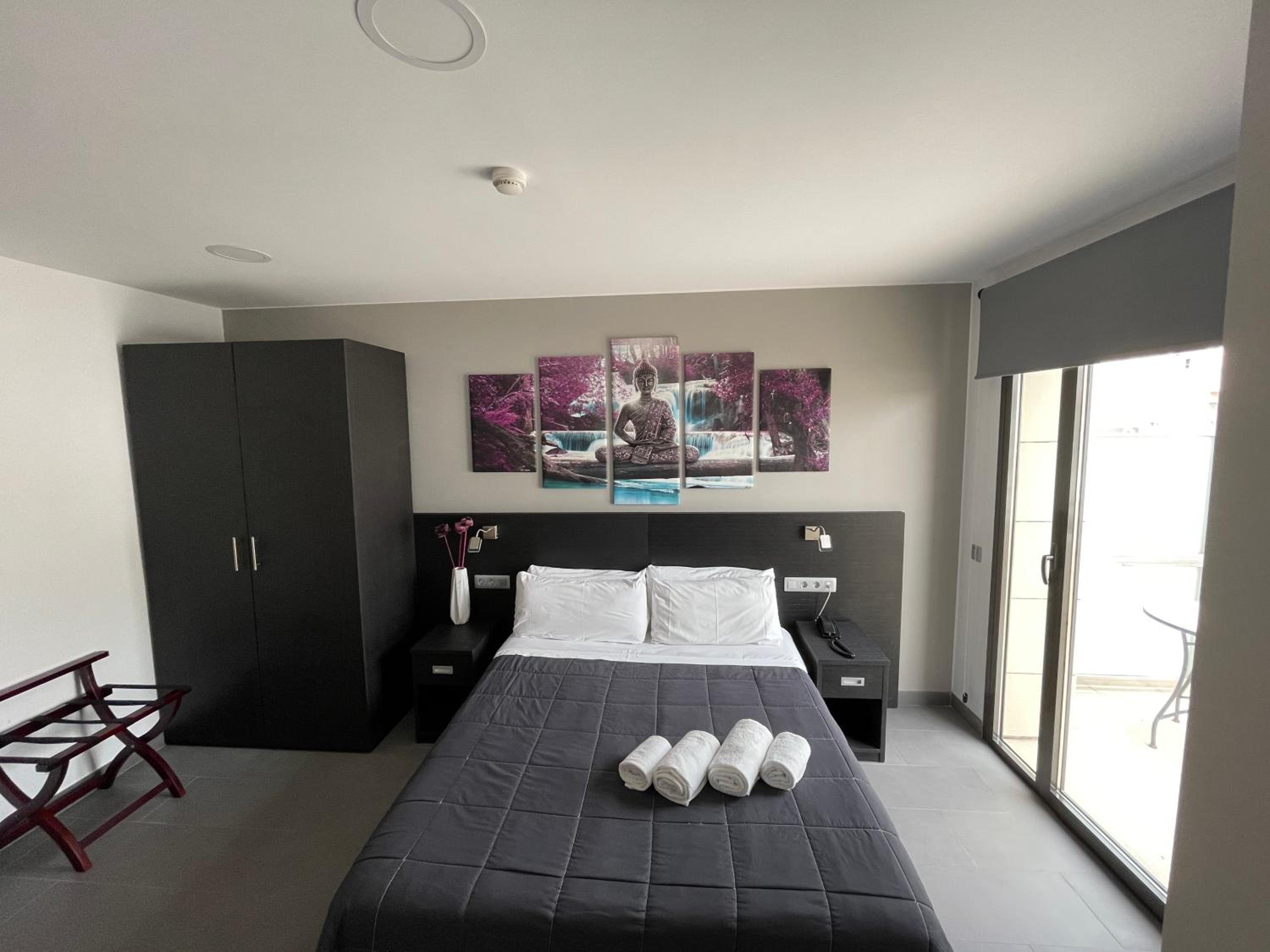 6 Bis HOTEL 27/58