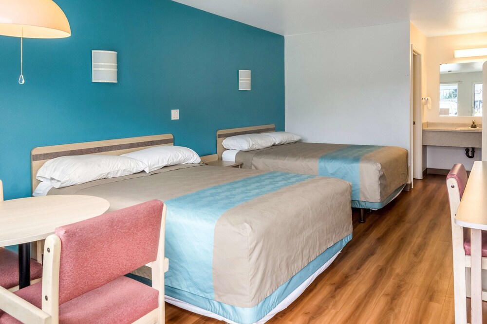 Motel6 Albany, OR 13/44