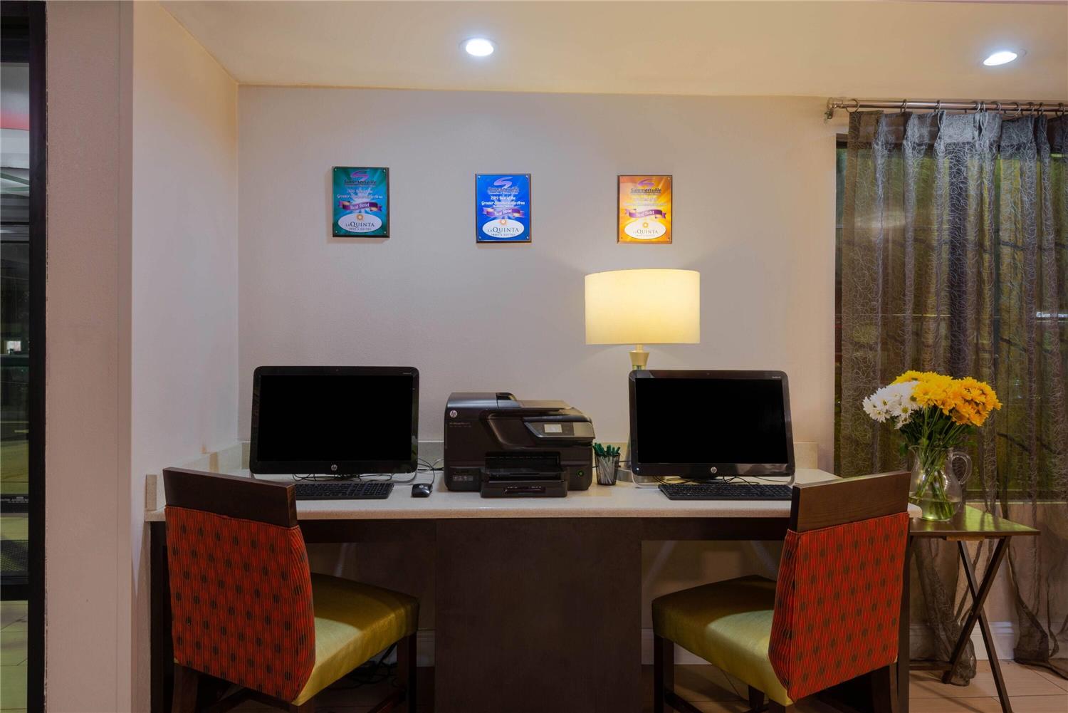 La Quinta Inn & Suites Summersville / New River National Park 39/47