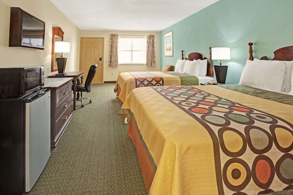 Super 8 By Wyndham Dallas East Near Fair Park Downtown 8/21