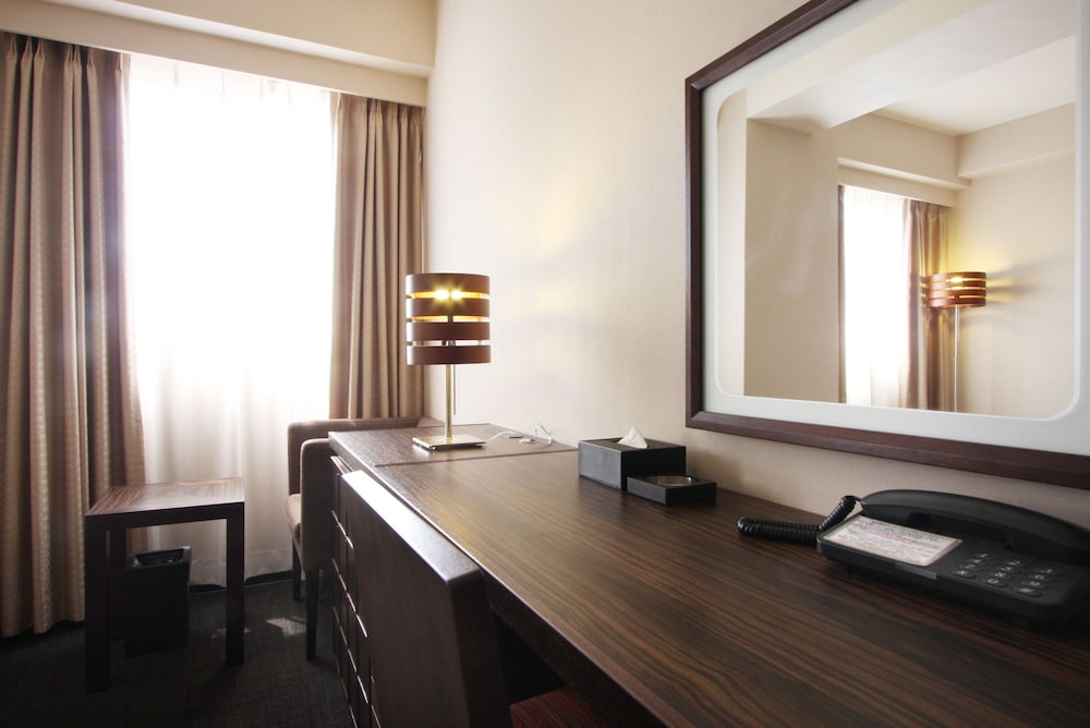 INTERNATIONAL HOTEL UBE 27/49