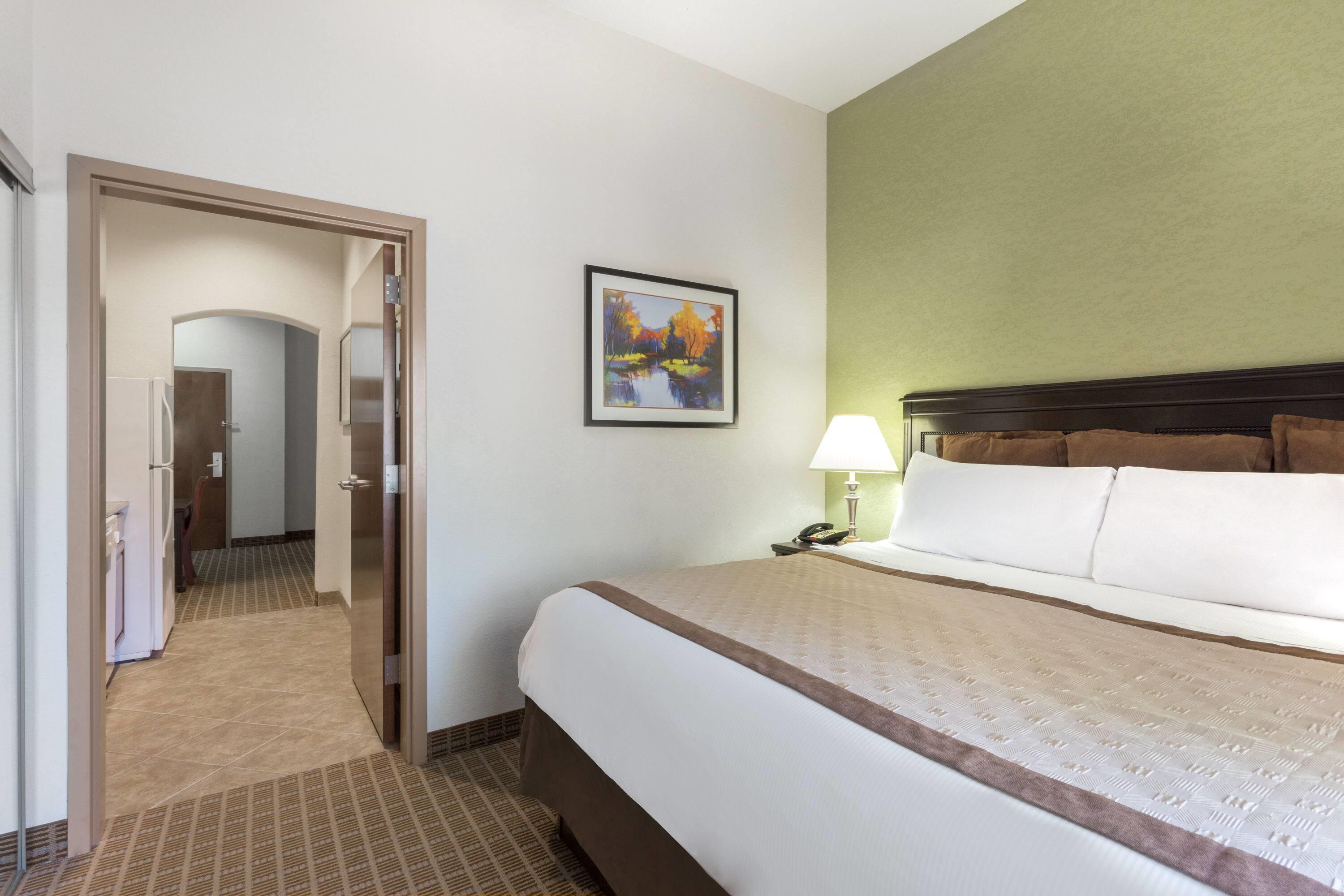 1 Bedroom, Suite, King Bed, Accessible