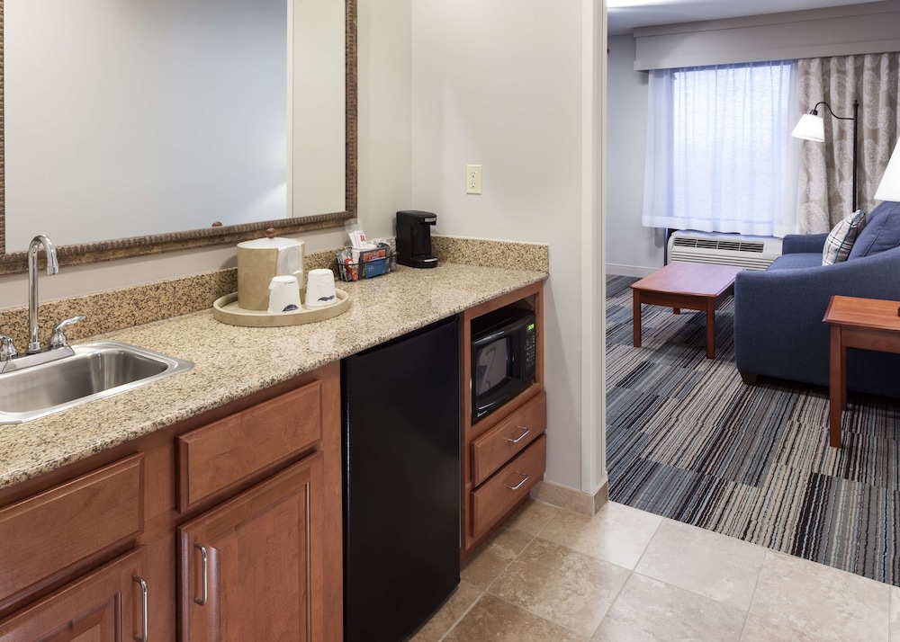 Hampton Inn Suites Cedar Rapids North 14/40