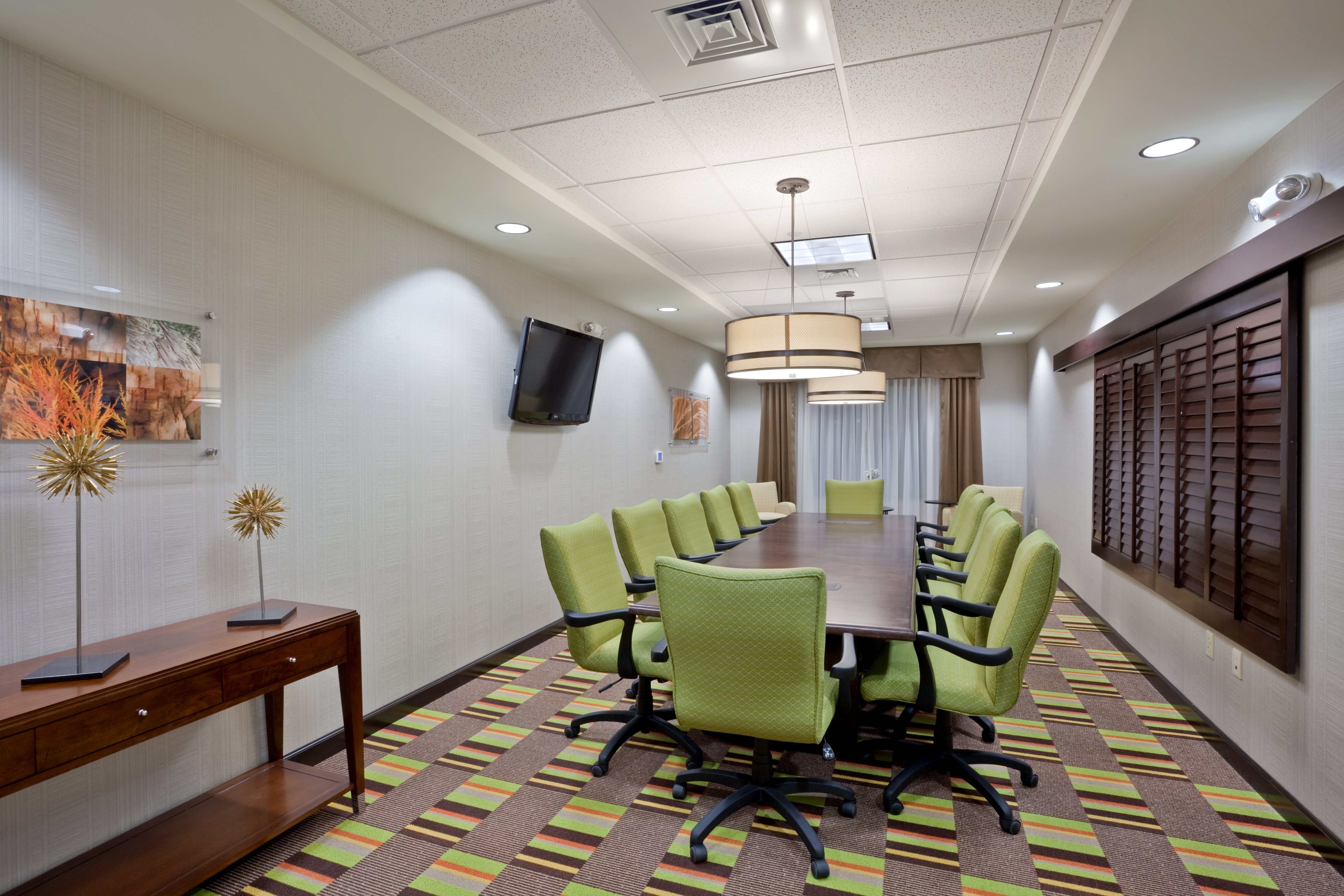Holiday Inn Express Hotel and Suites Hays 35/53