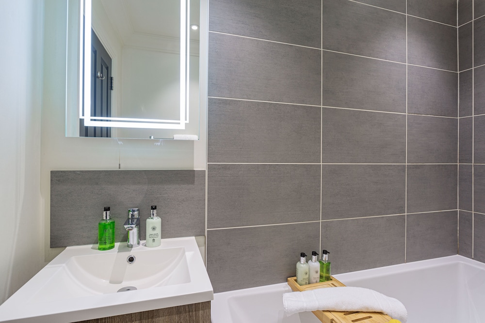 Forest Park Hotel 46/50