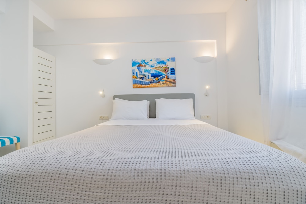Central Fira Hotel 35/62