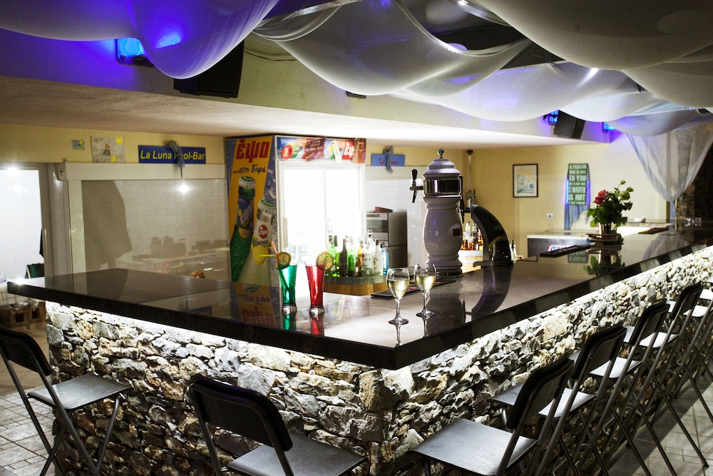 La Luna Hotel 7/50