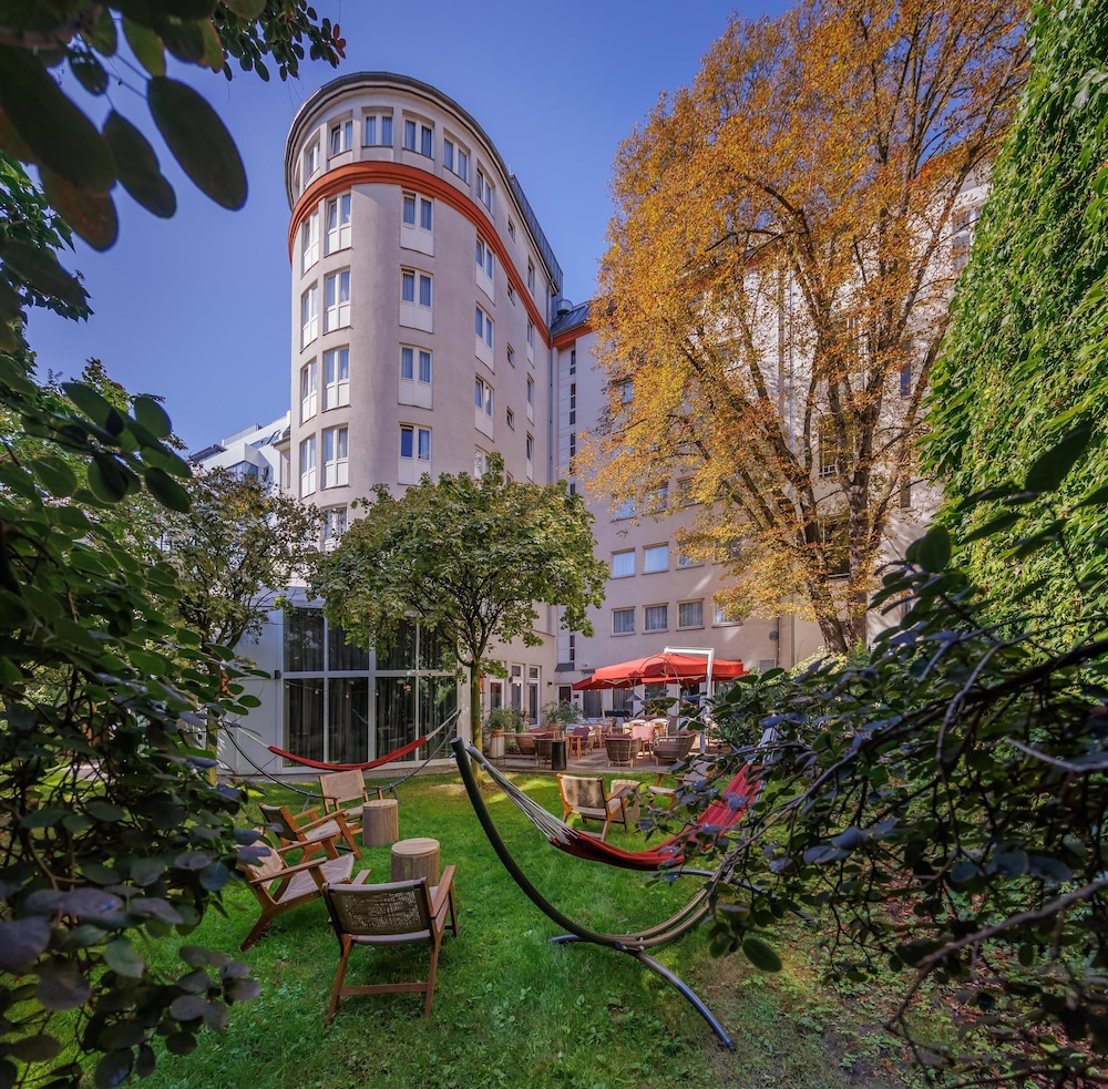 Radisson RED Berlin Kudamm 63/66