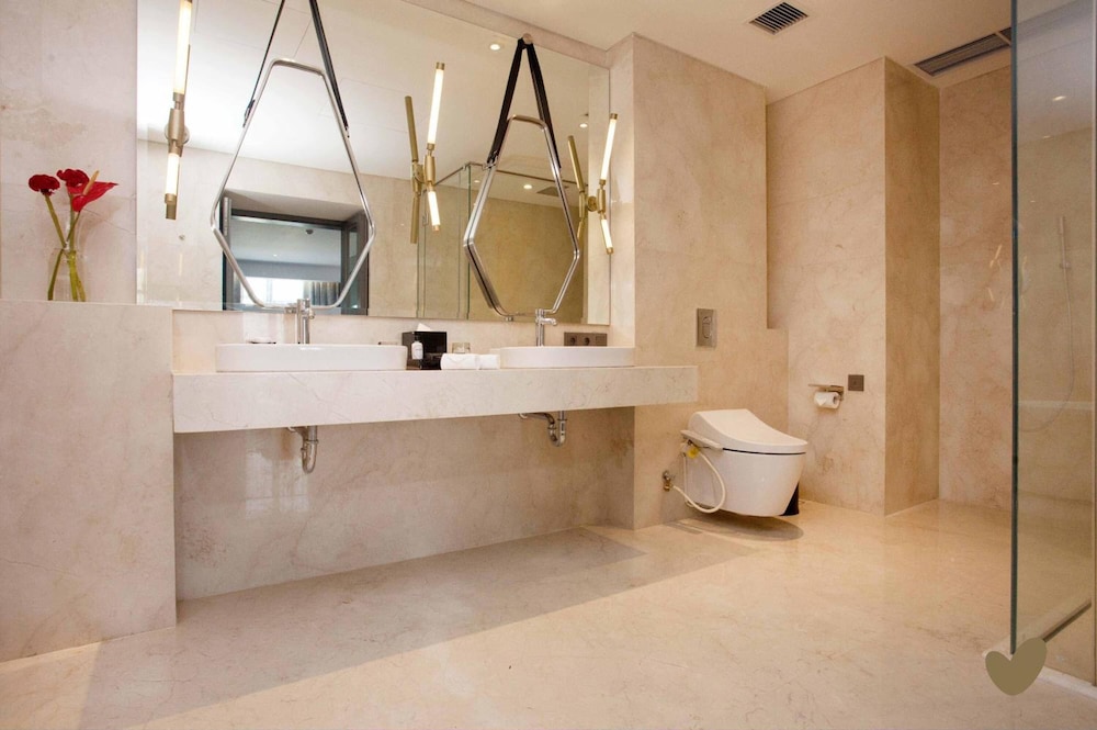 Goodrich Suites Jakarta 33/62