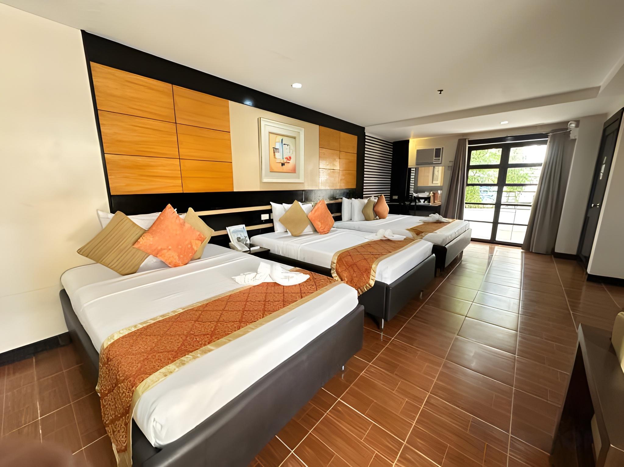 East, Premier, Deluxe, 3 Beds