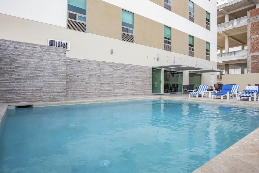 Av Inn Hotel 12/67