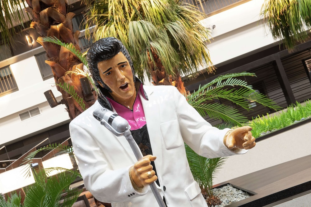 Embassy Suites Las Vegas 32/76