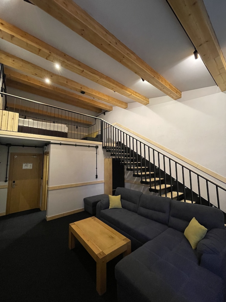 Art Hotel 158 21/29