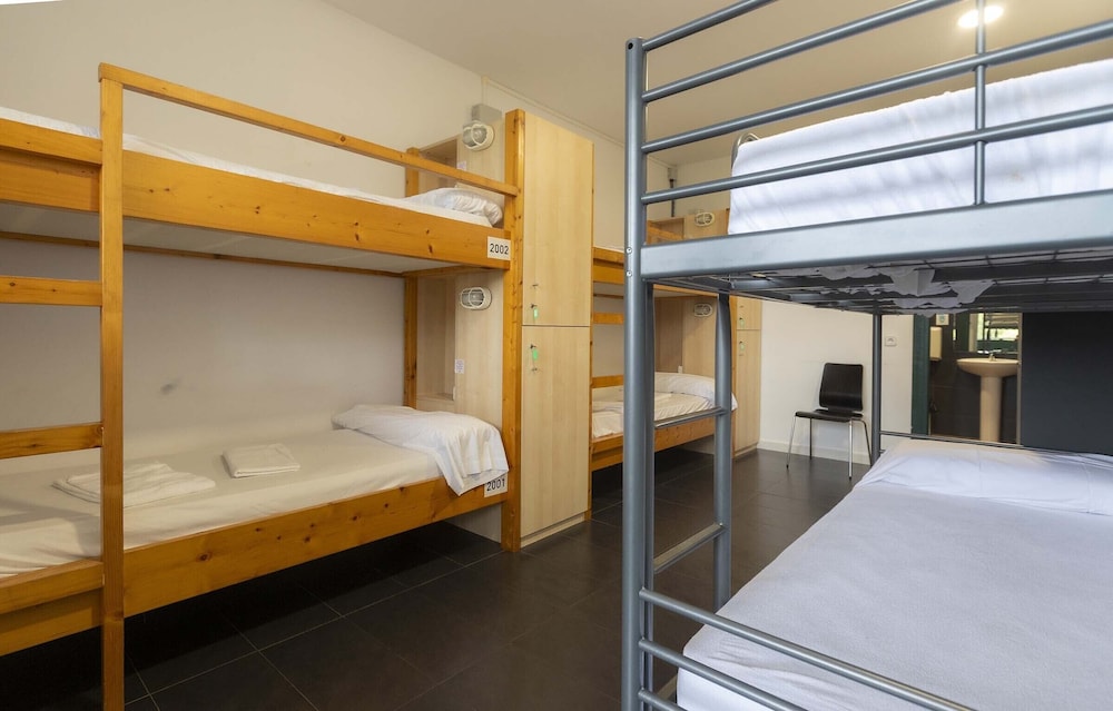 Inout Hostel 15/50