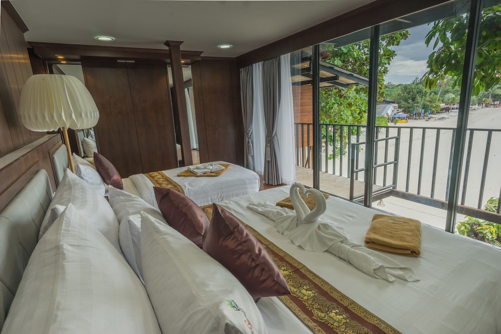Chareena Hill Beach Resort 29/70