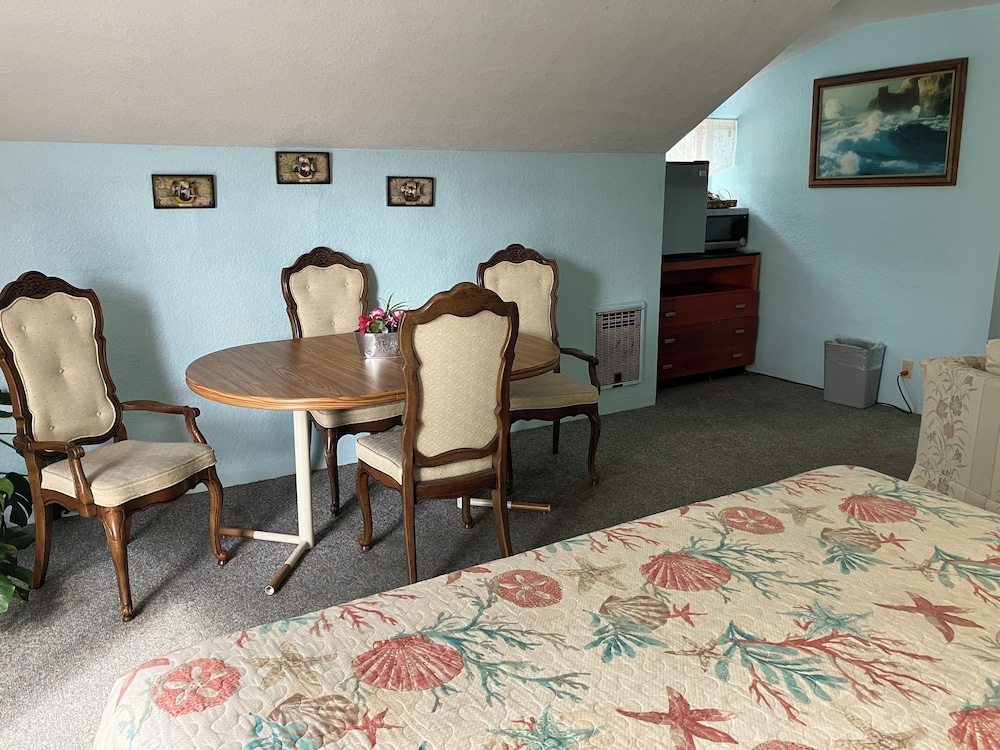Lighthouse Inn 58/76