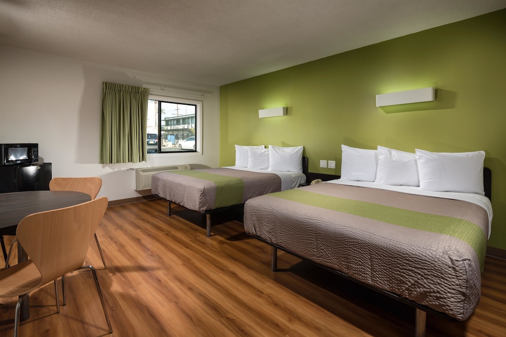 Motel6 Canoga Park, CA 14/32