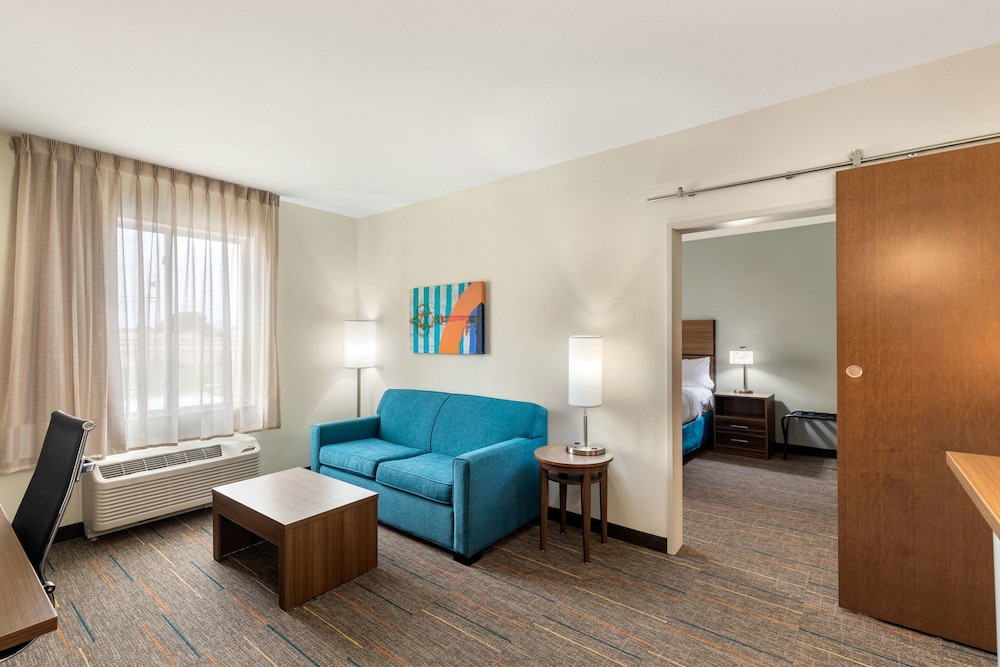 Mainstay Suites Lancaster Dallas South 25/37