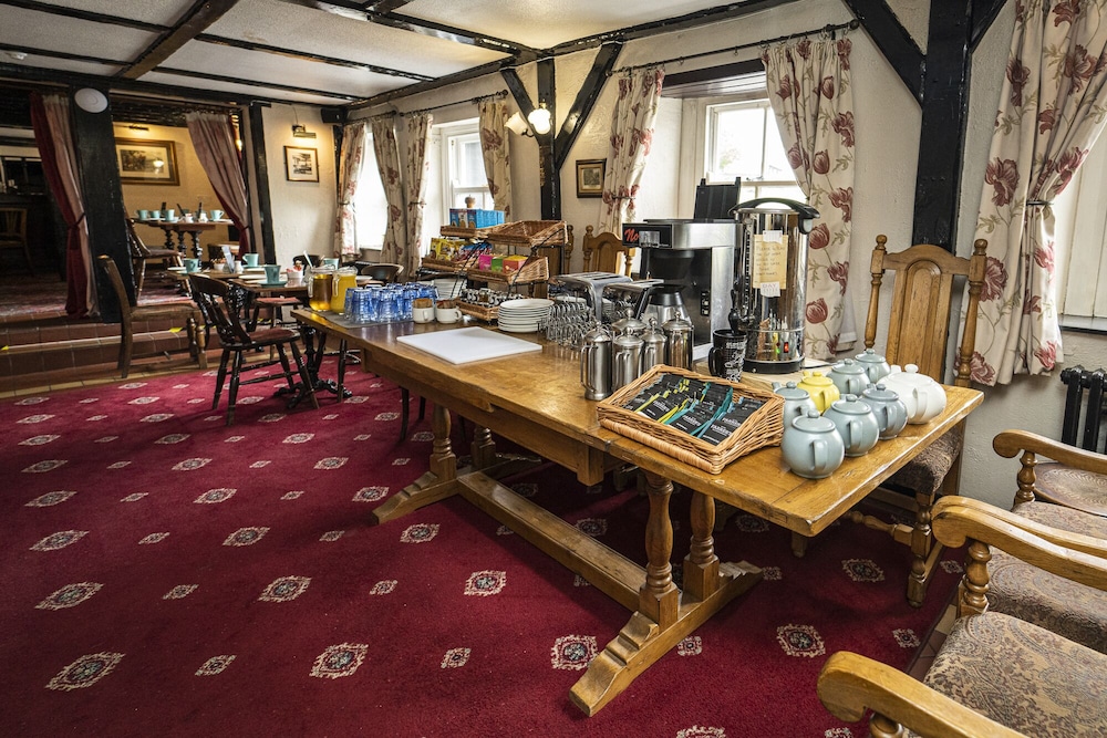 Queens Head Inn 25/28