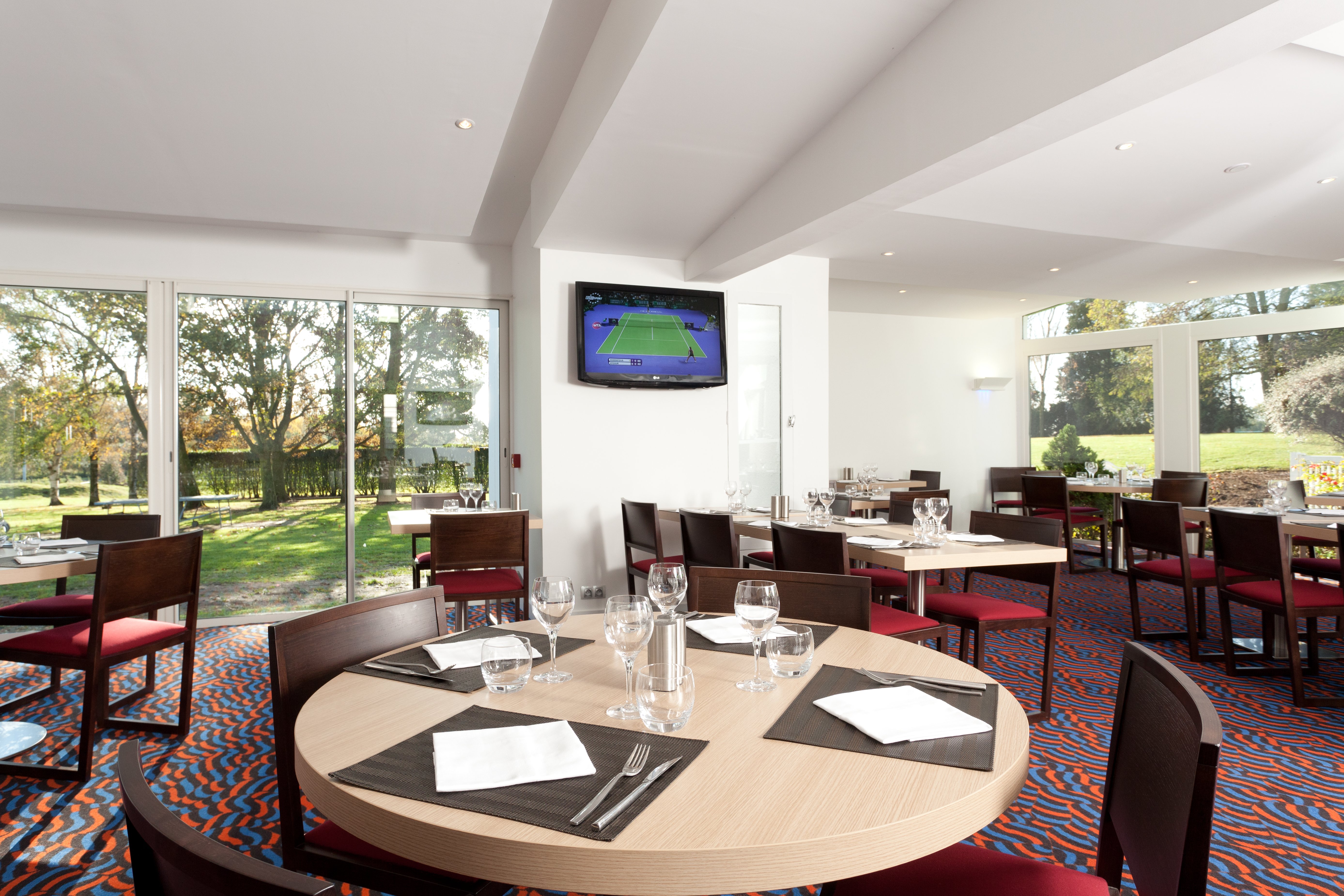 Holiday Inn Lille Ouest Englos 18/35