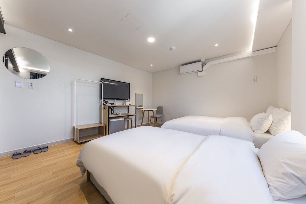 1962 Business Hotel 21/50