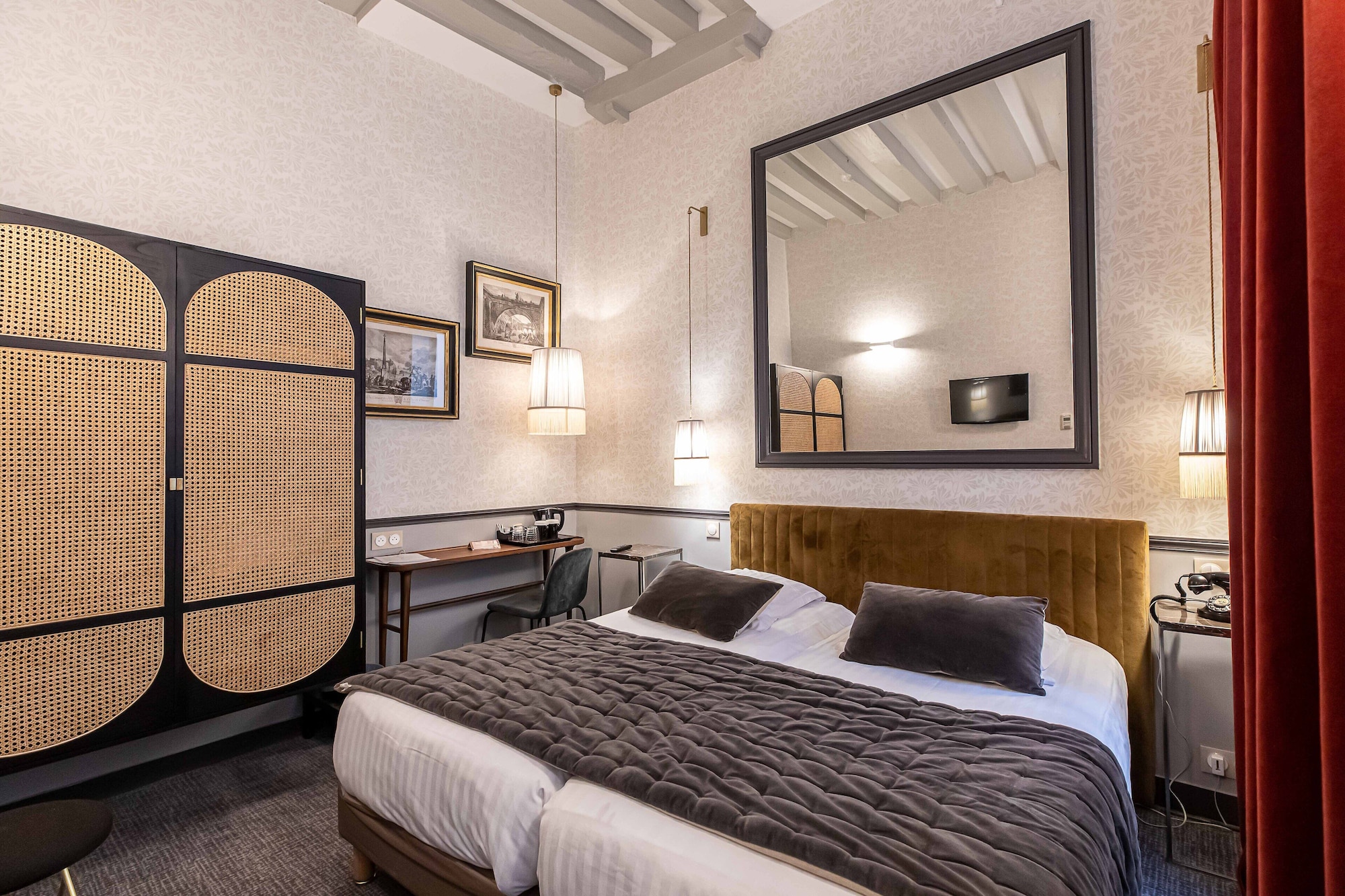 SUPERIOR, TWIN BEDS