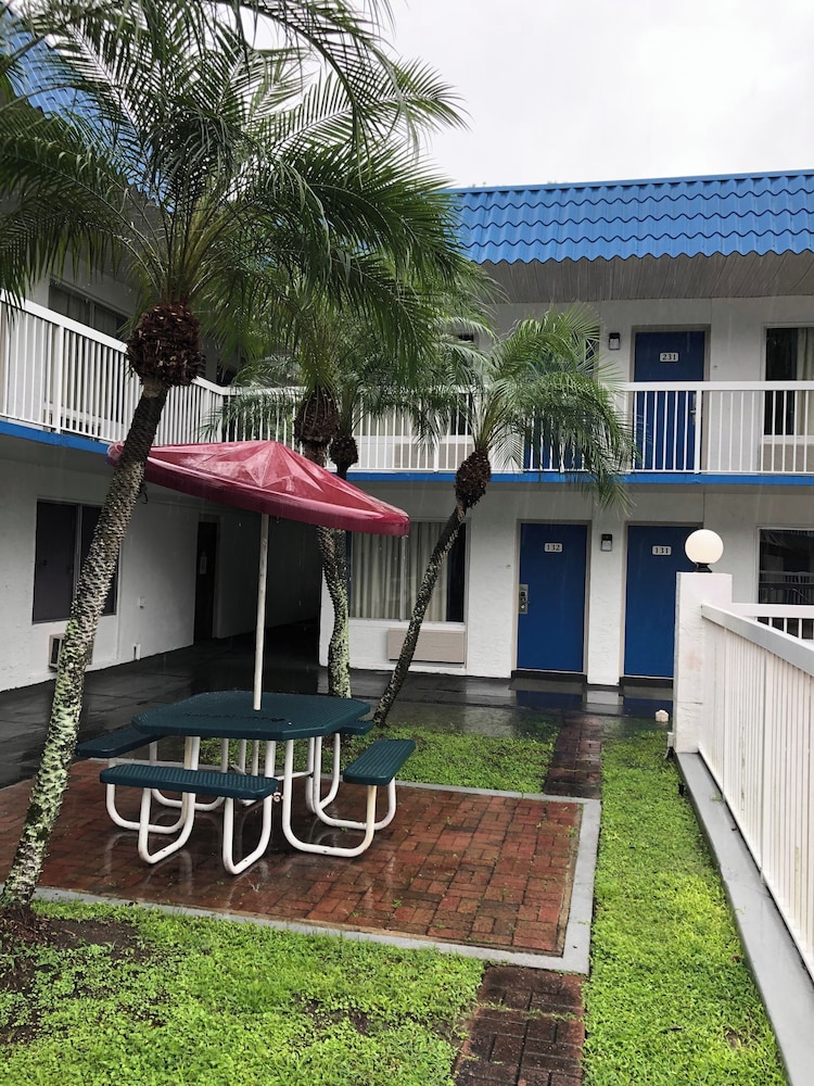 Motel6 Daytona Beach, FL - Speedway 54/57
