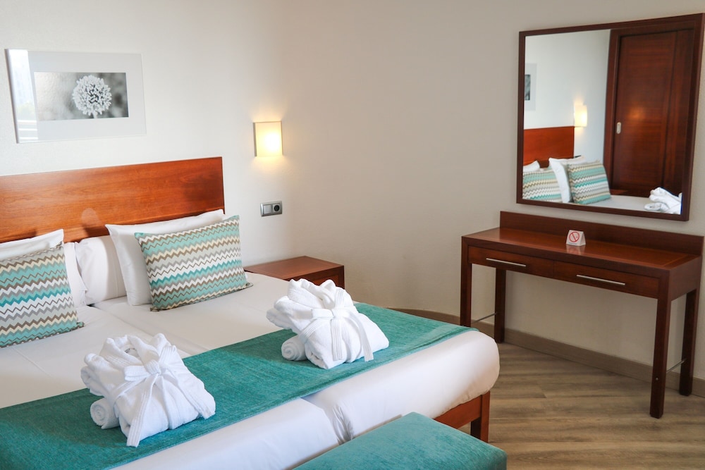 Marins Beach Club Adults Only 10/50