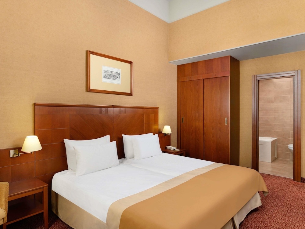 Mercure Szekesfehervar Magyar Kiraly 24/64
