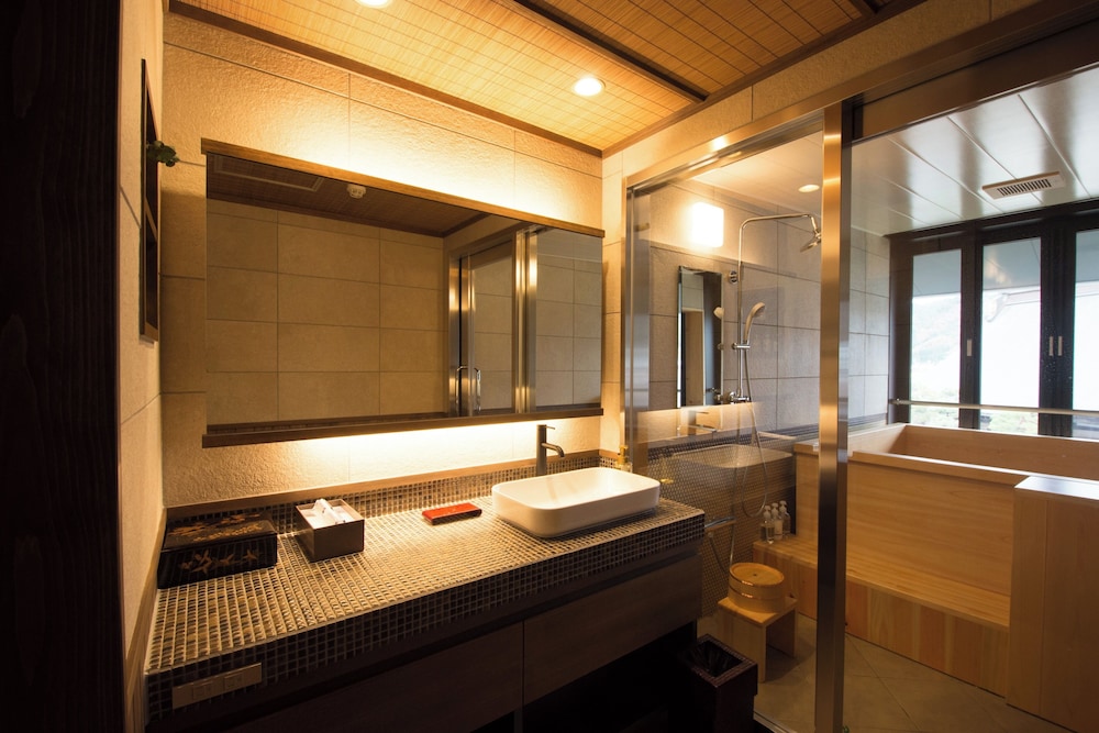 Kuon, Suite, Twin Beds, 2 Futon Beds, Outdoor View, Private Bathroom، Yatsusankan 2/2