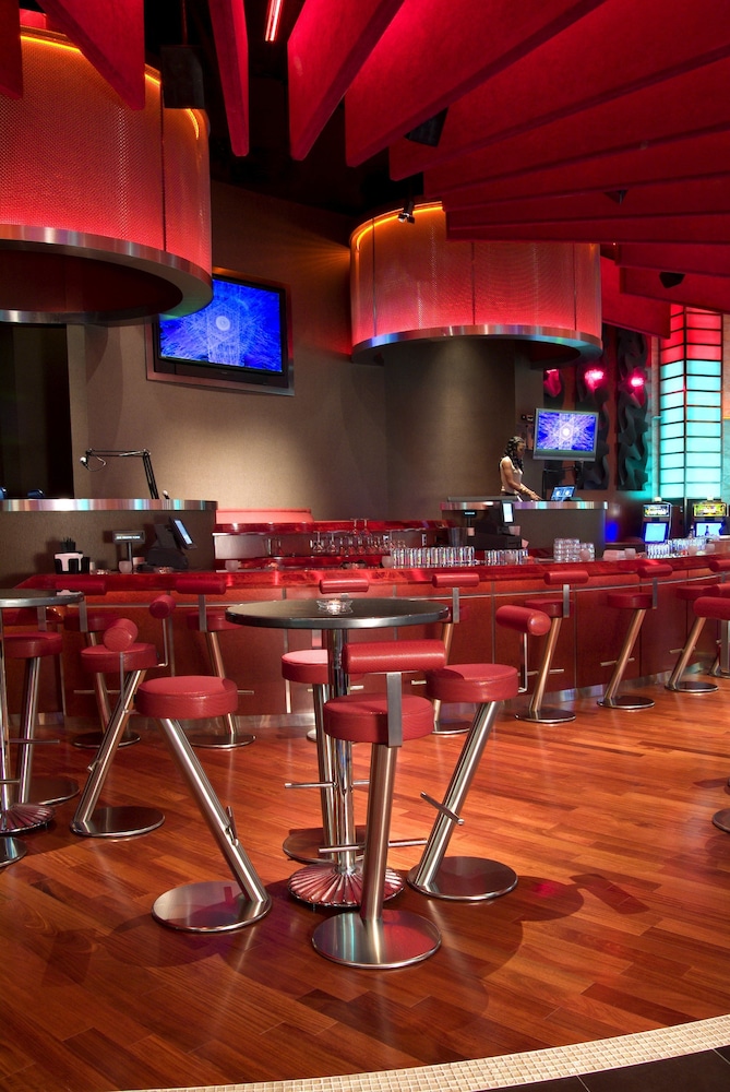 Motorcity Casino Hotel 52/56
