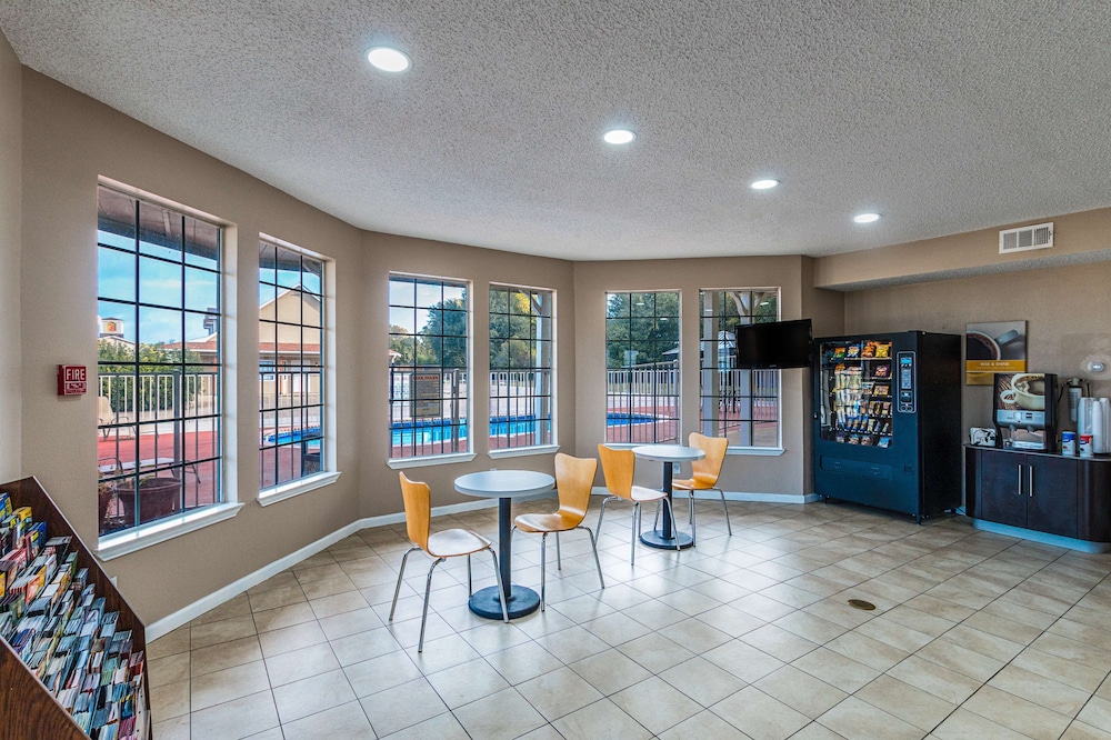 Motel6 Waxahachie, TX 28/39