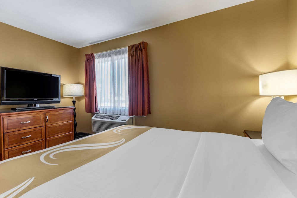 Quality Inn & Suites Westminster Seal Beach 20/37