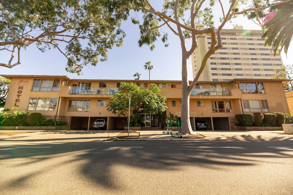 Cal Mar Hotel Suites 23/27