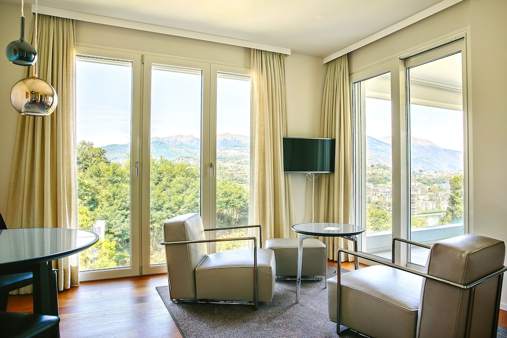 THE VIEW LUGANO 44/83