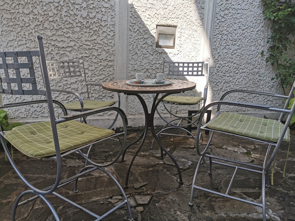 PRINCE RESIDENCE(FORMERLY VESUVIO PRICE RESIDENCE APARTHOTEL) 68/75