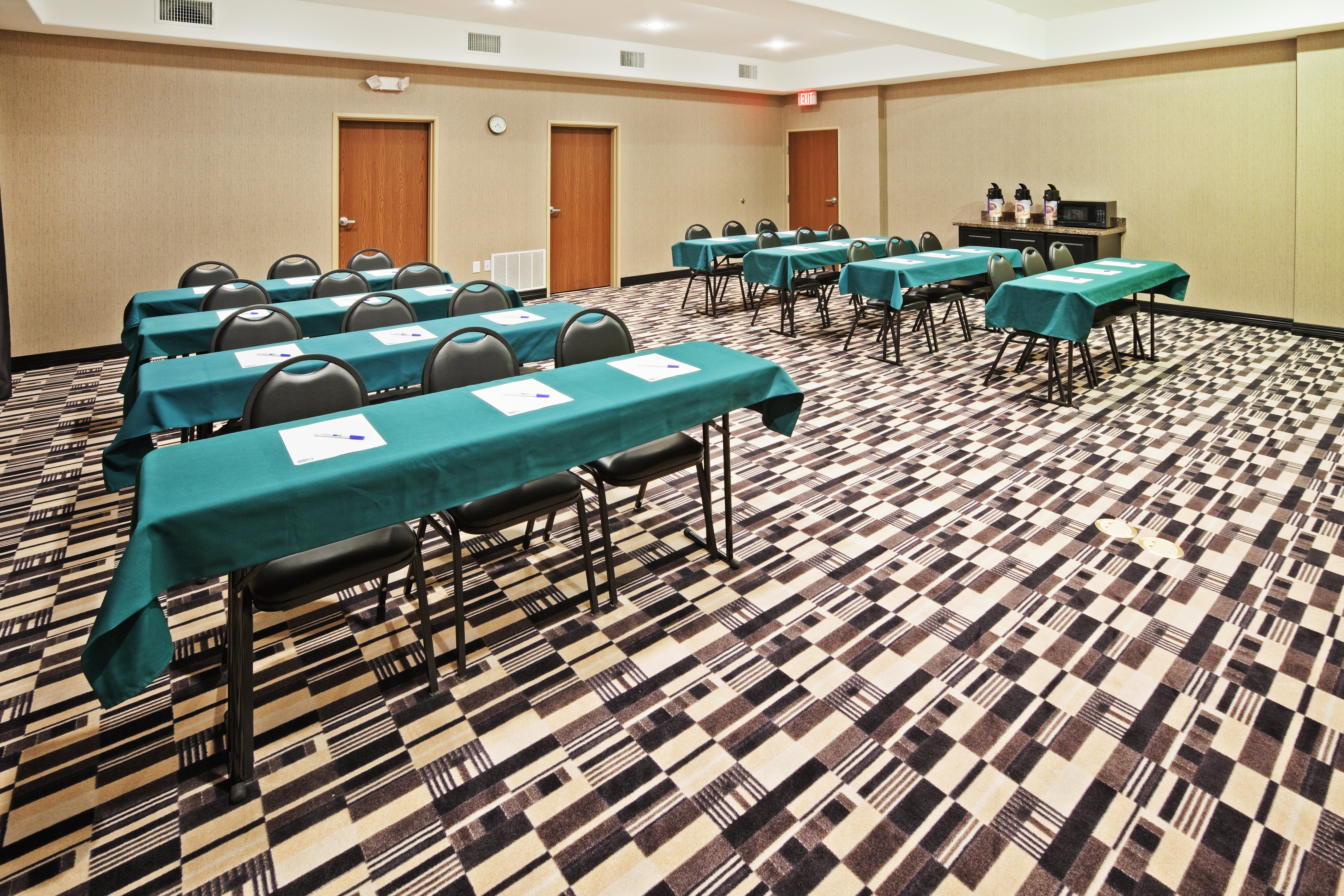 Holiday Inn Express Hotel Suites Jacksonville 37/42