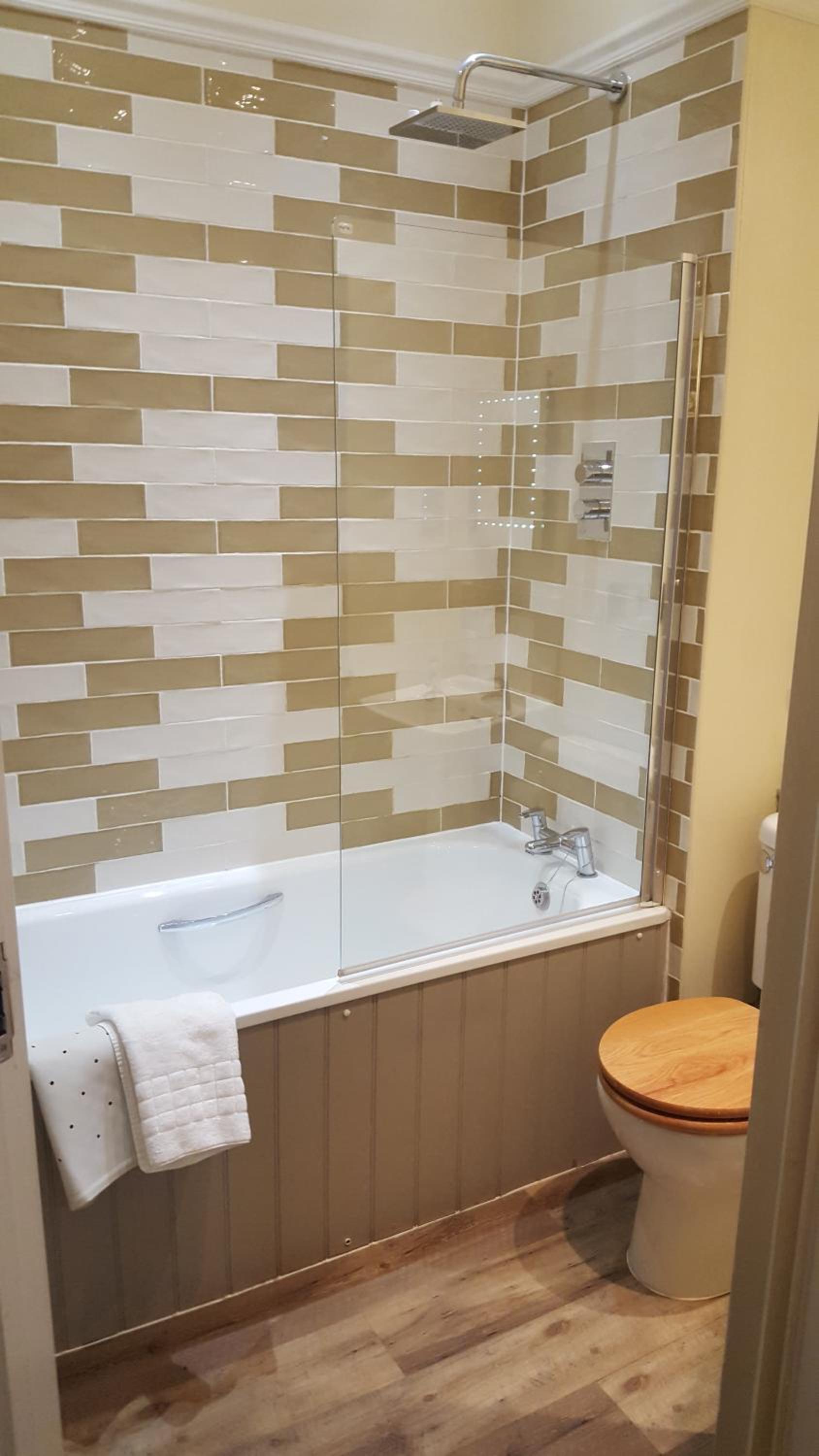 Room, Single, Norfolk Arms Hotel 10/10