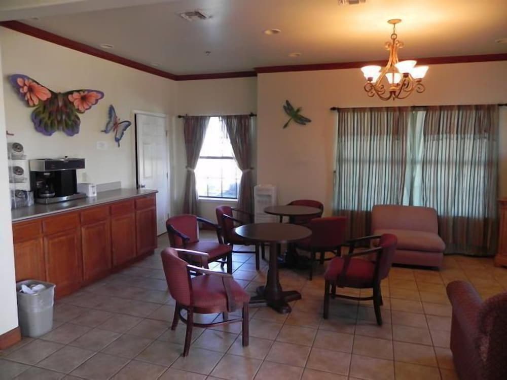 Boca Chica Inn Suites Brownsville 20/23