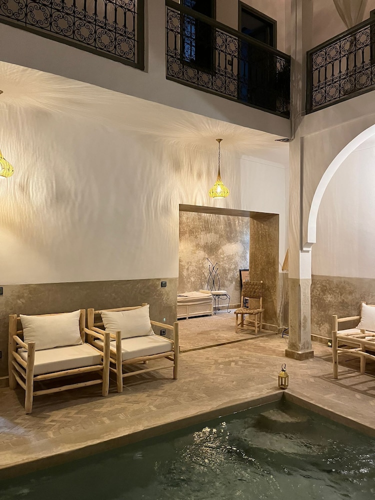 Riad Begonville 24/54