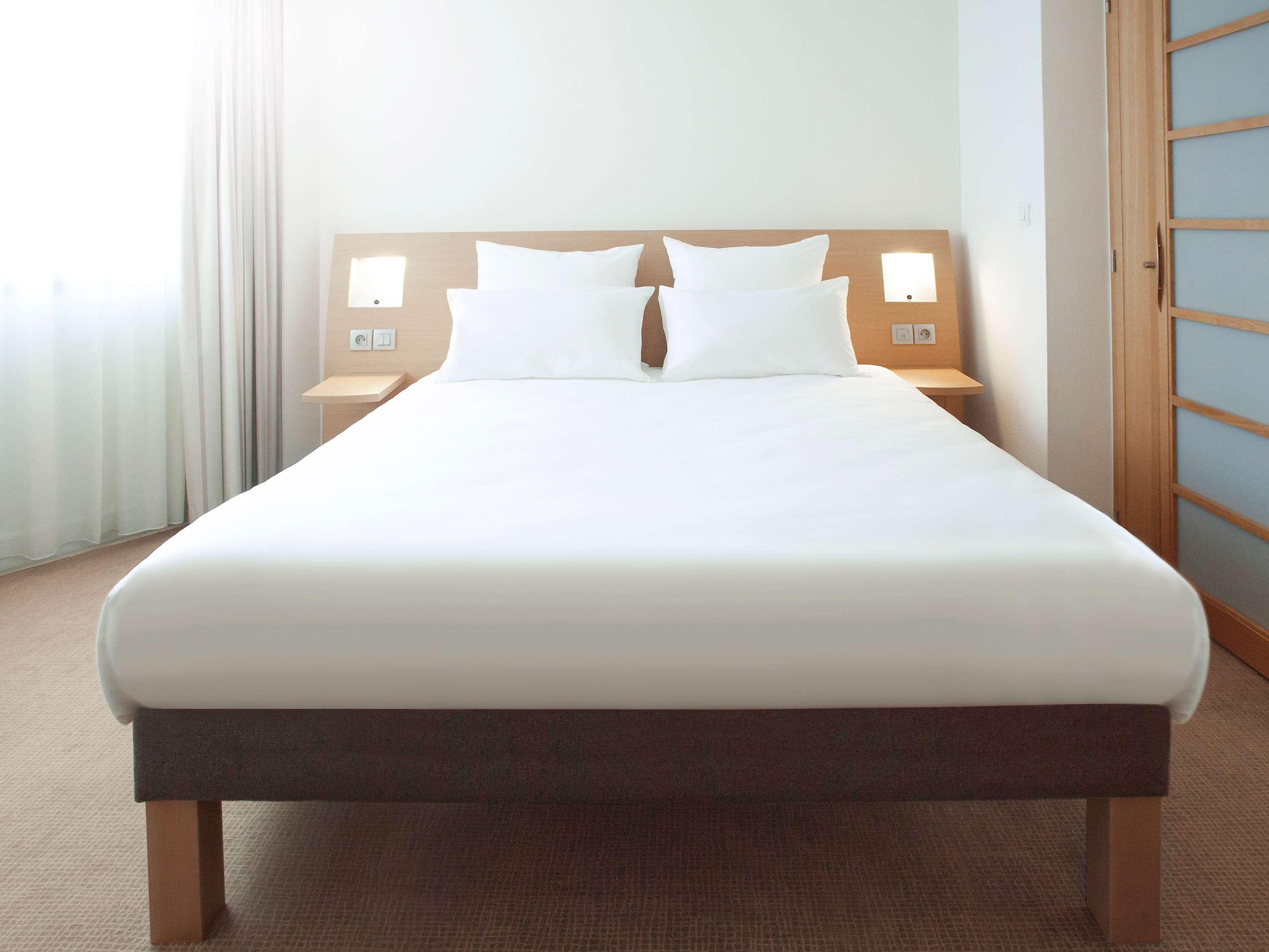 Novotel London Heathrow Airport - M4 Jct 4 Hotel 13/50