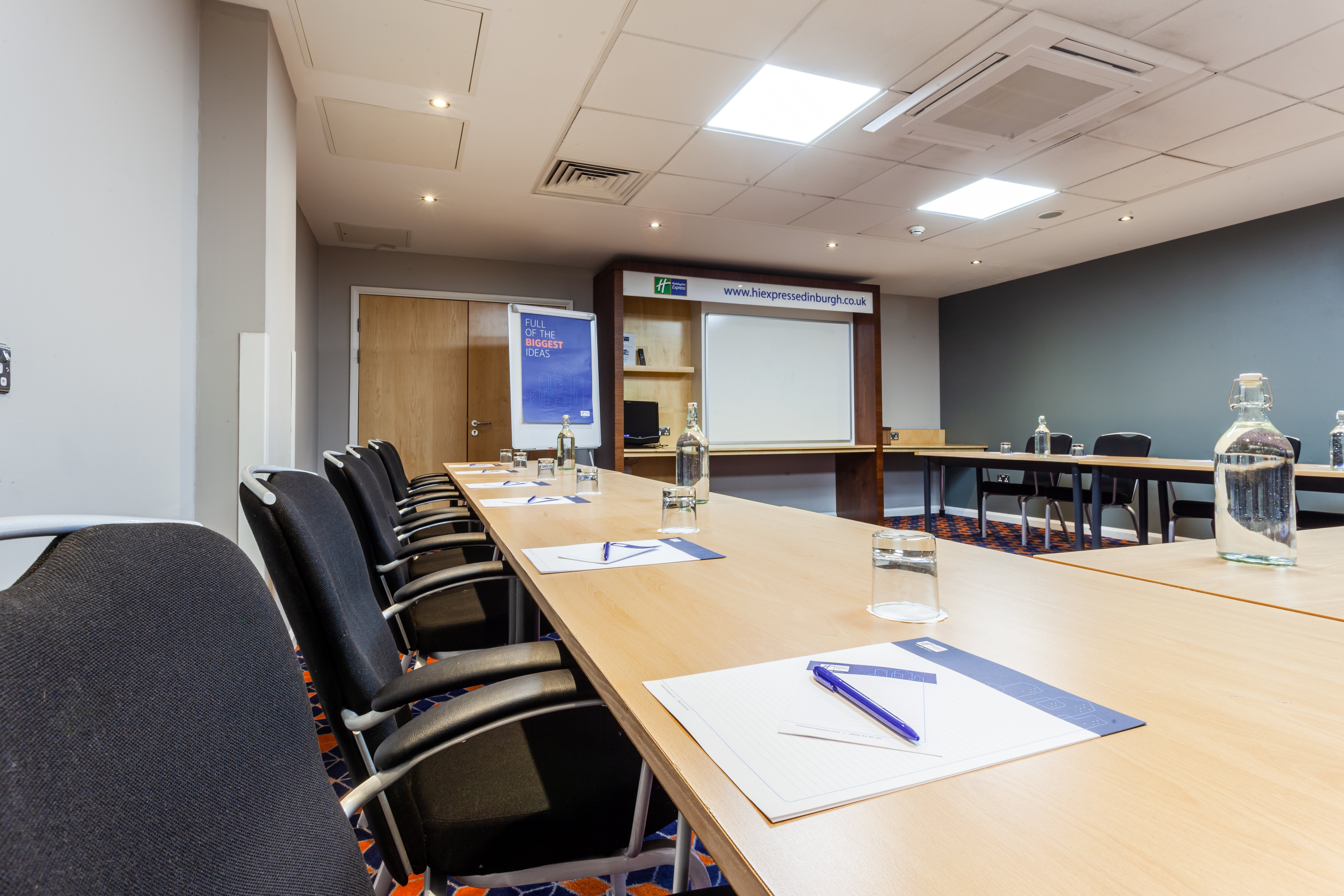 Holiday Inn Express Edinburgh Royal Mile 58/77
