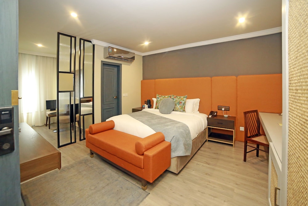 Ambiance Boutique Art Hotel Karachi 11/56