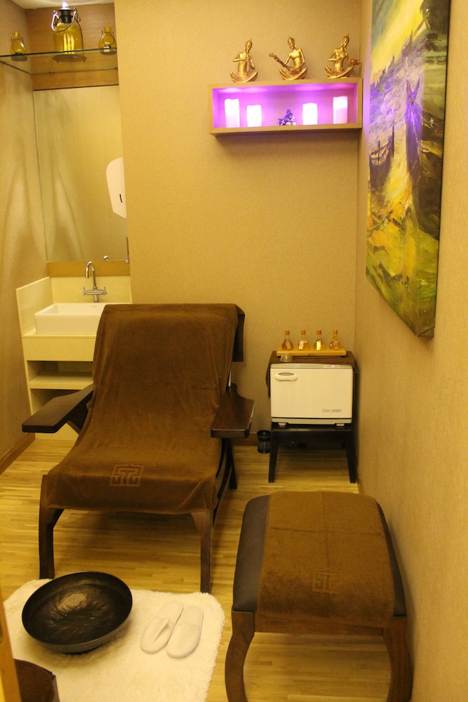 Courtyard By Marriott Kochi Airport 26/51