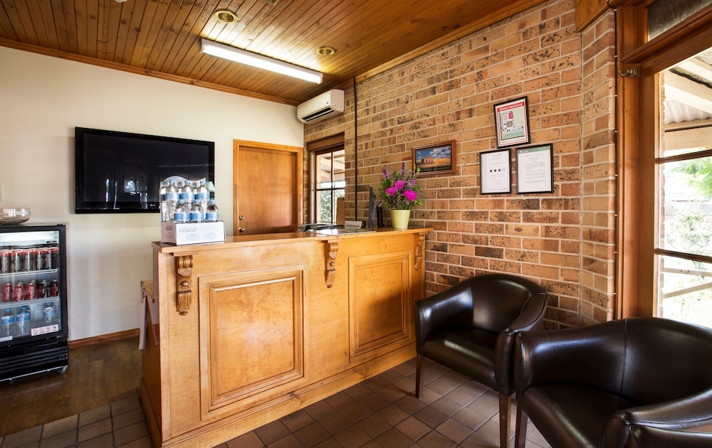 Macquarie Inn 11/66