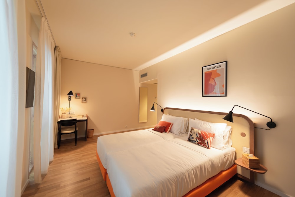 HOOD Hotel 7/50