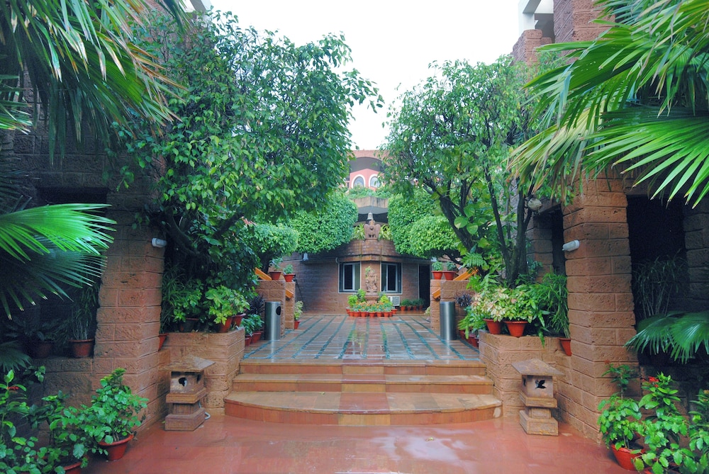 Mayfair Heritage, Puri 29/37