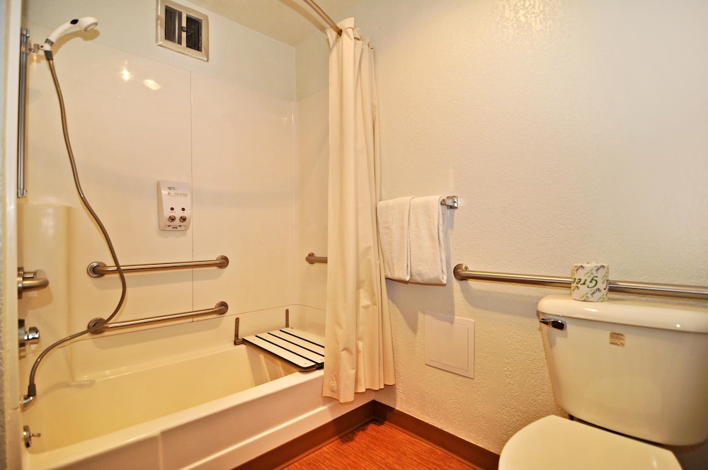 Motel6 Willows, CA 55/60